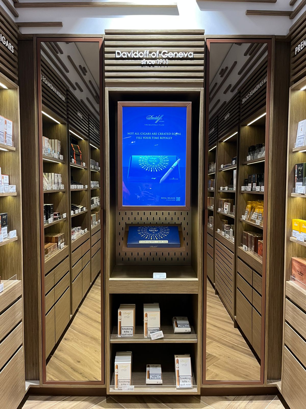 Davidoff shop-in-shop completed by LanArq at the new Jorge Chávez terminal